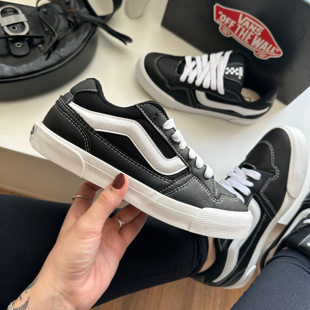 Produto: VANS CAS-HI REISSUE BLACK_WHITE 